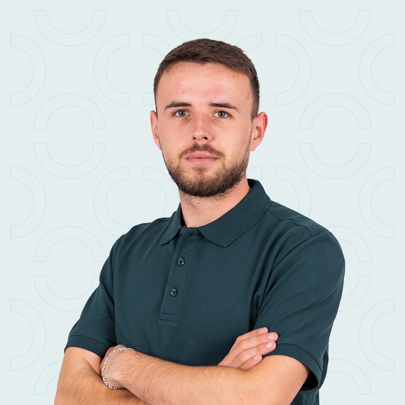 yuucar-smart-car-service-team-gert-xani