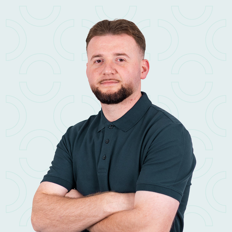 yuucar-smart-car-service-team-rinor-hamidi